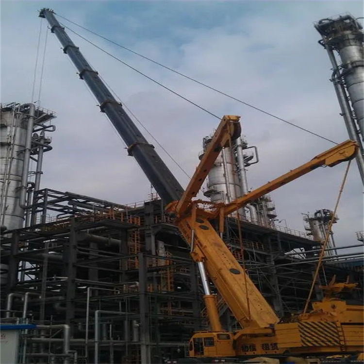 王场镇吊板房的吊车